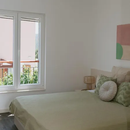 Aurelia By Domus Mirus - Rooftop Cinema & Pool & 6 Minute Walk To Splitska